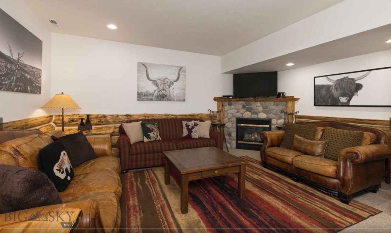 7 Rose Bud Loop 123