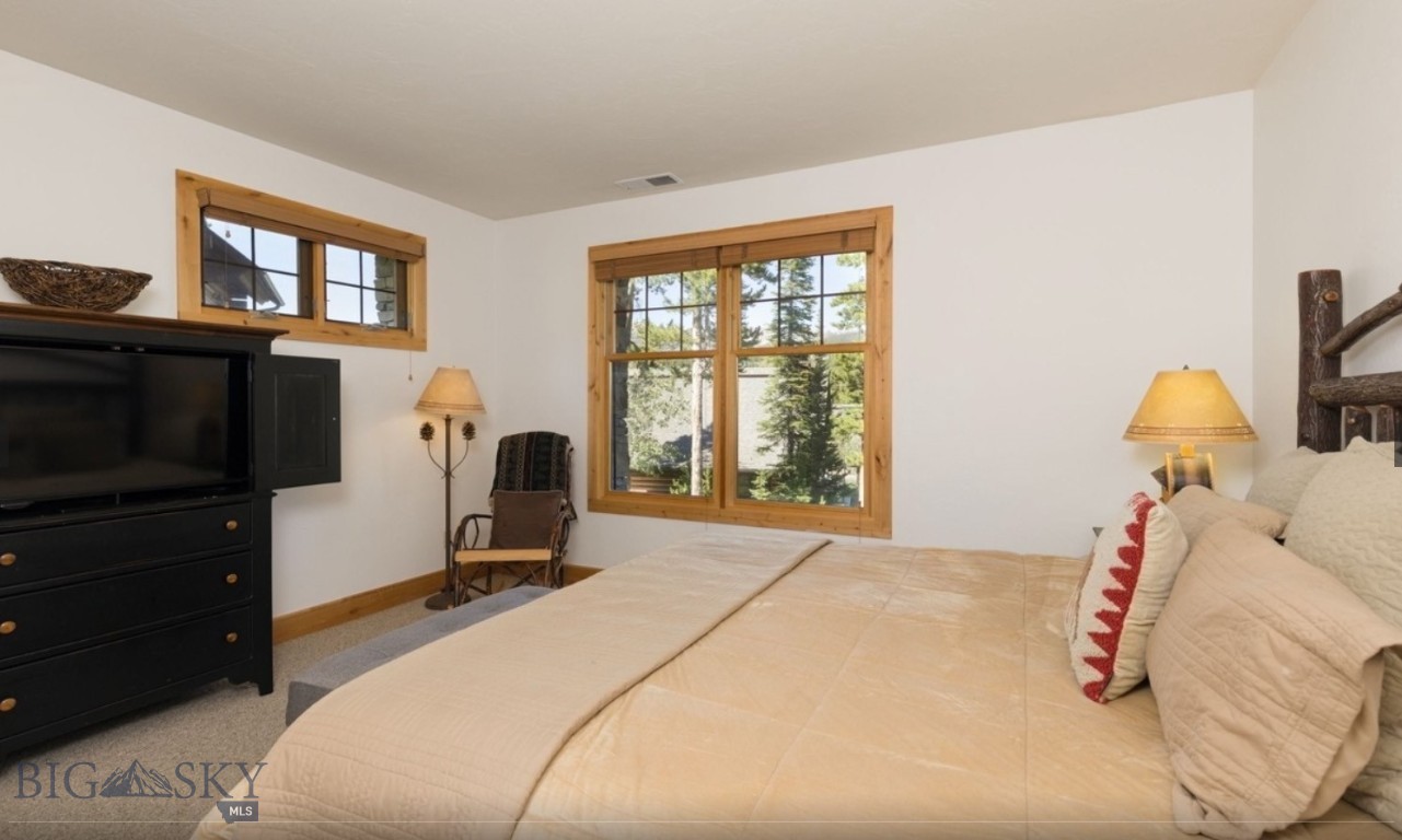 7 Rose Bud Loop 123
