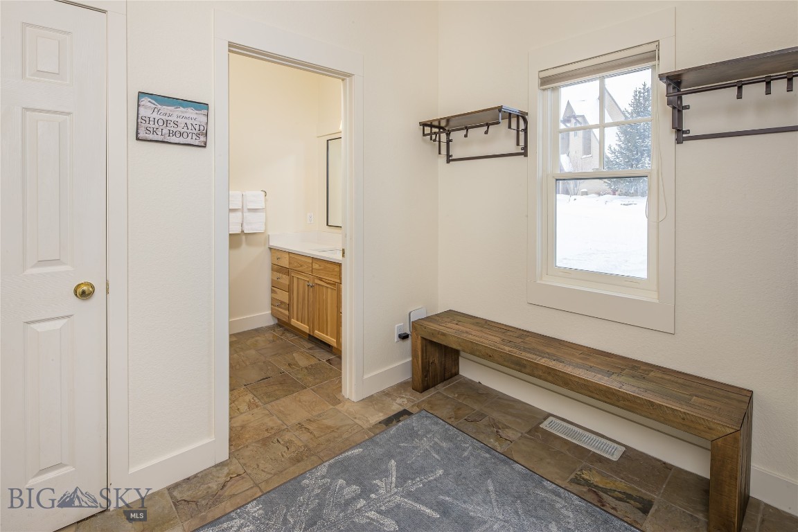 7 Saddle Ridge Road J3