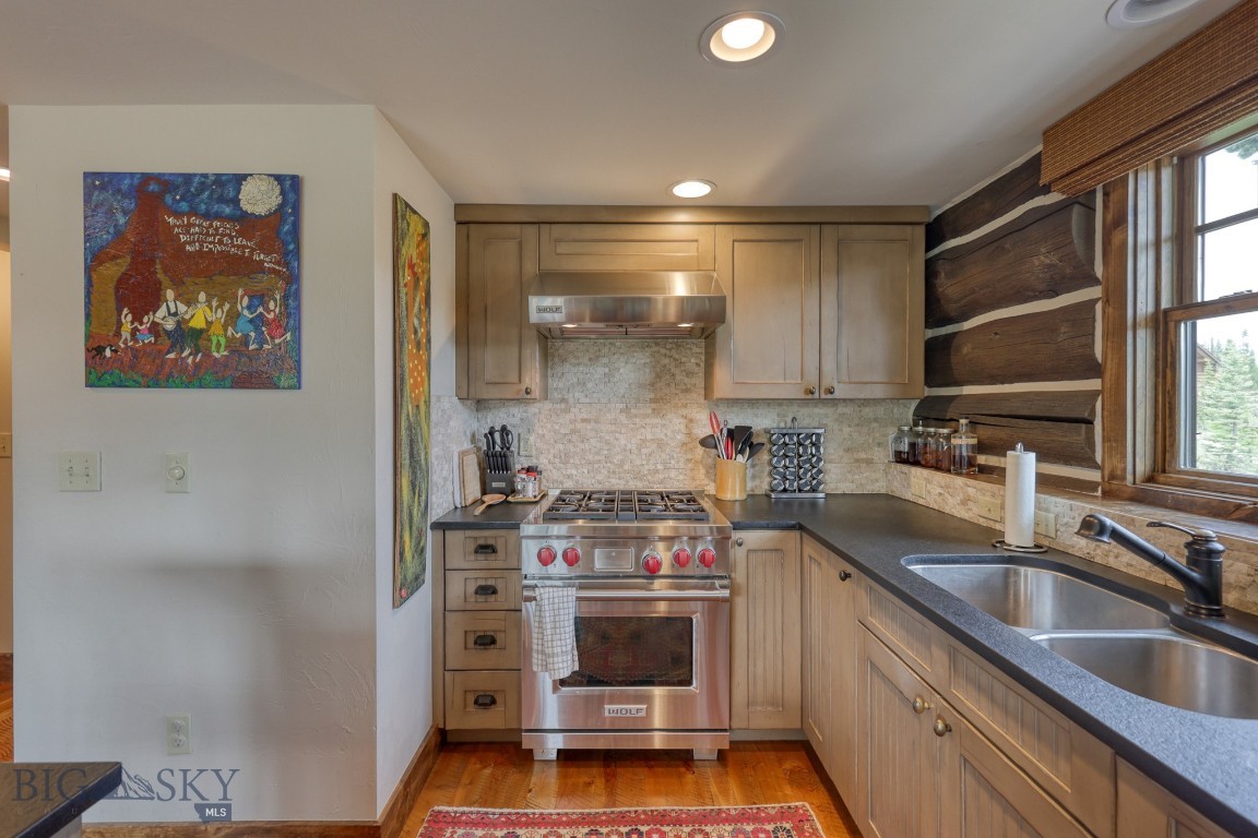 17 Manitou Loop