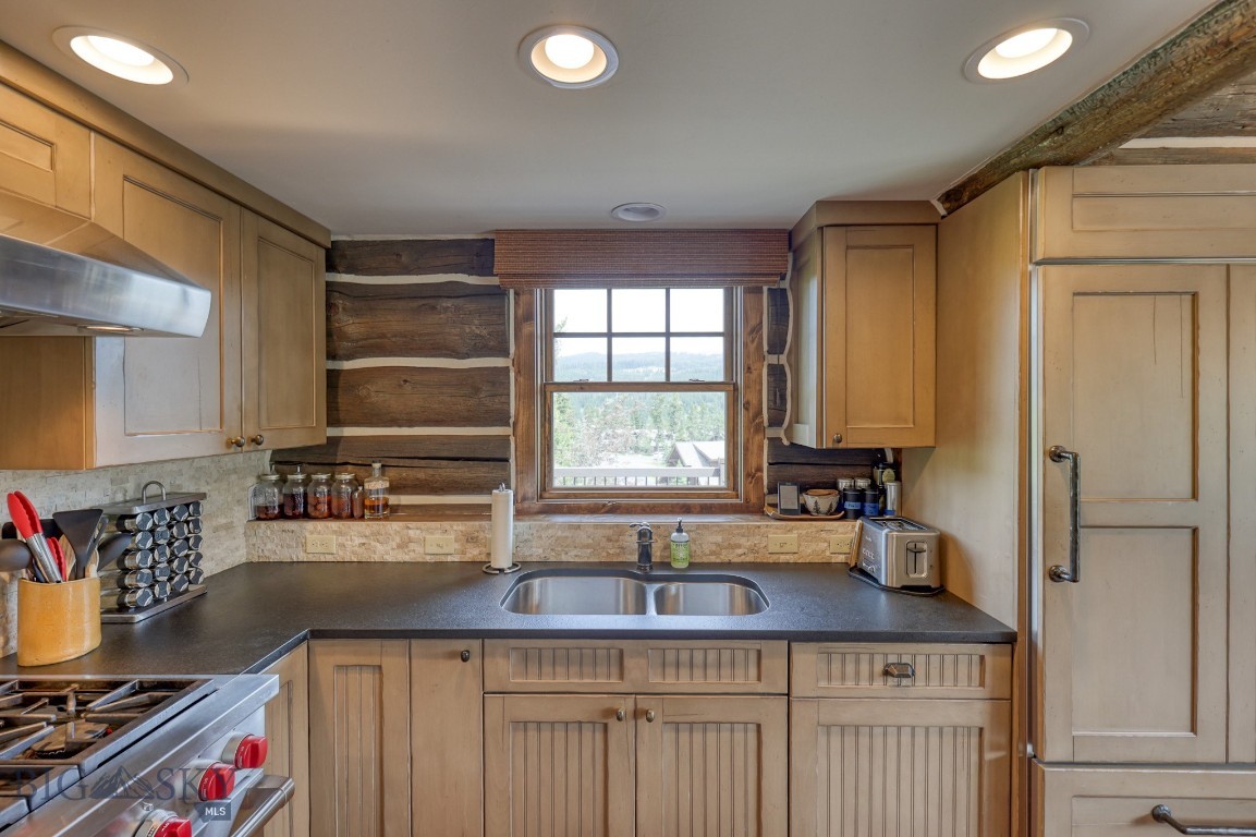 17 Manitou Loop