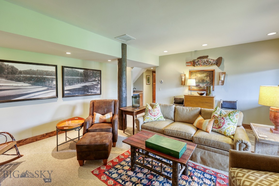 17 Manitou Loop