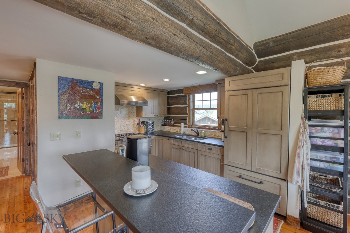 17 Manitou Loop