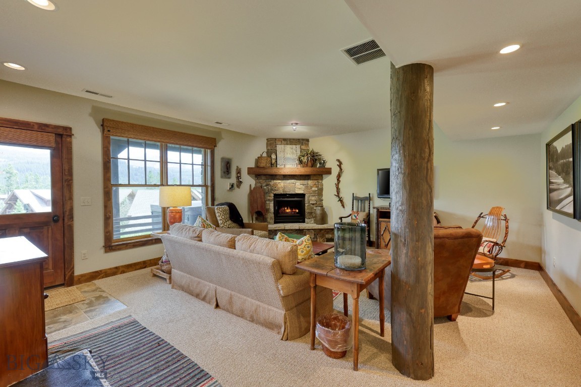 17 Manitou Loop