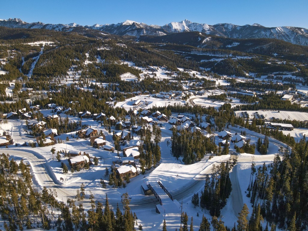 17 Manitou Loop
