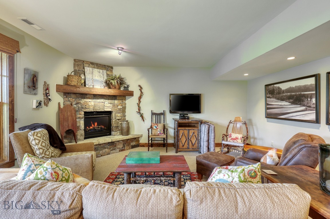 17 Manitou Loop