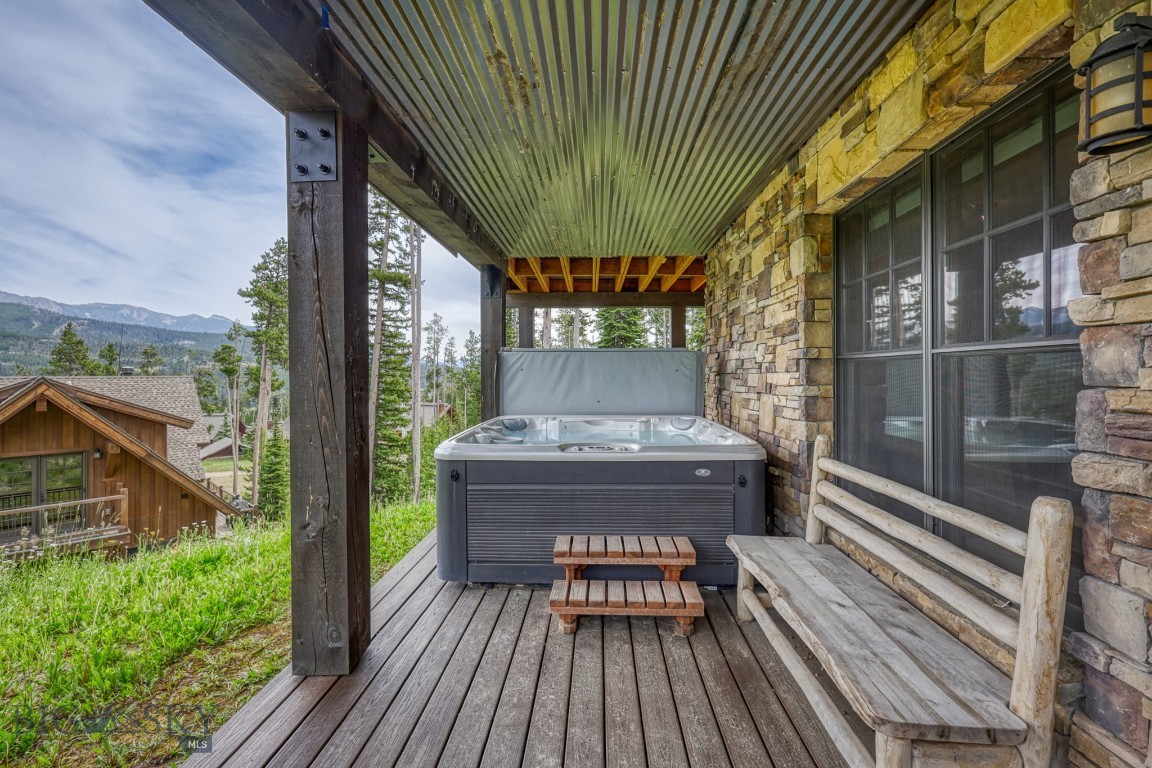 17 Manitou Loop