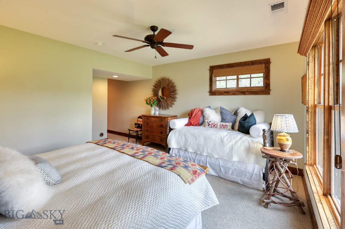 17 Manitou Loop