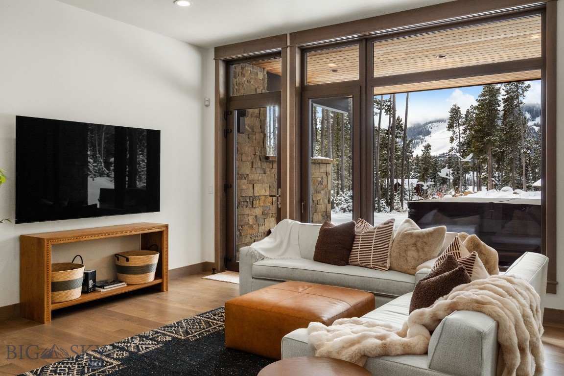 6 Spotted Eagle