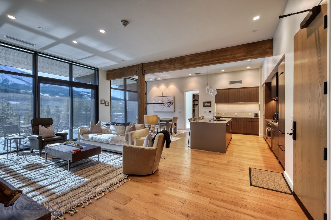 4 Boathouse Way 212
