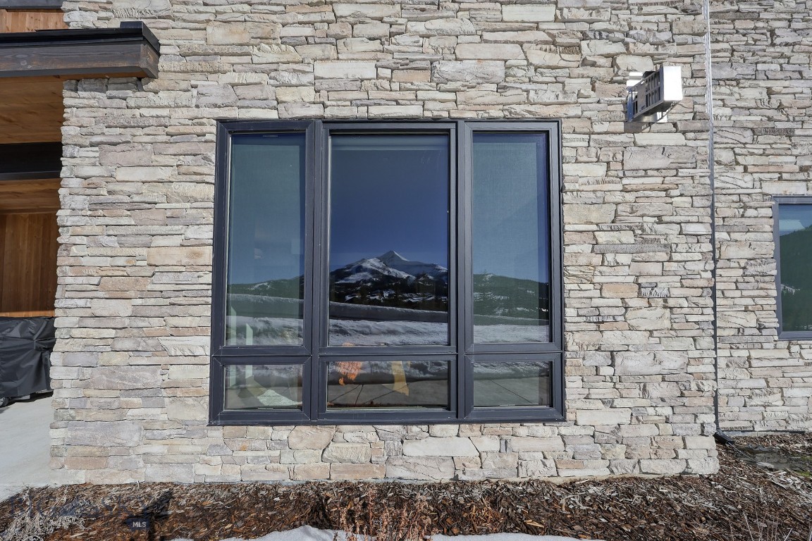 2D Summit View 101D