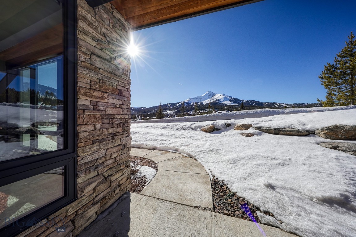 2D Summit View 101D