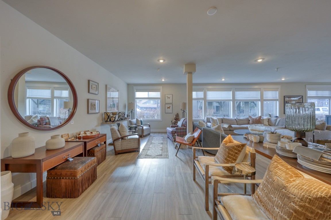 151 Center Ln 1/5