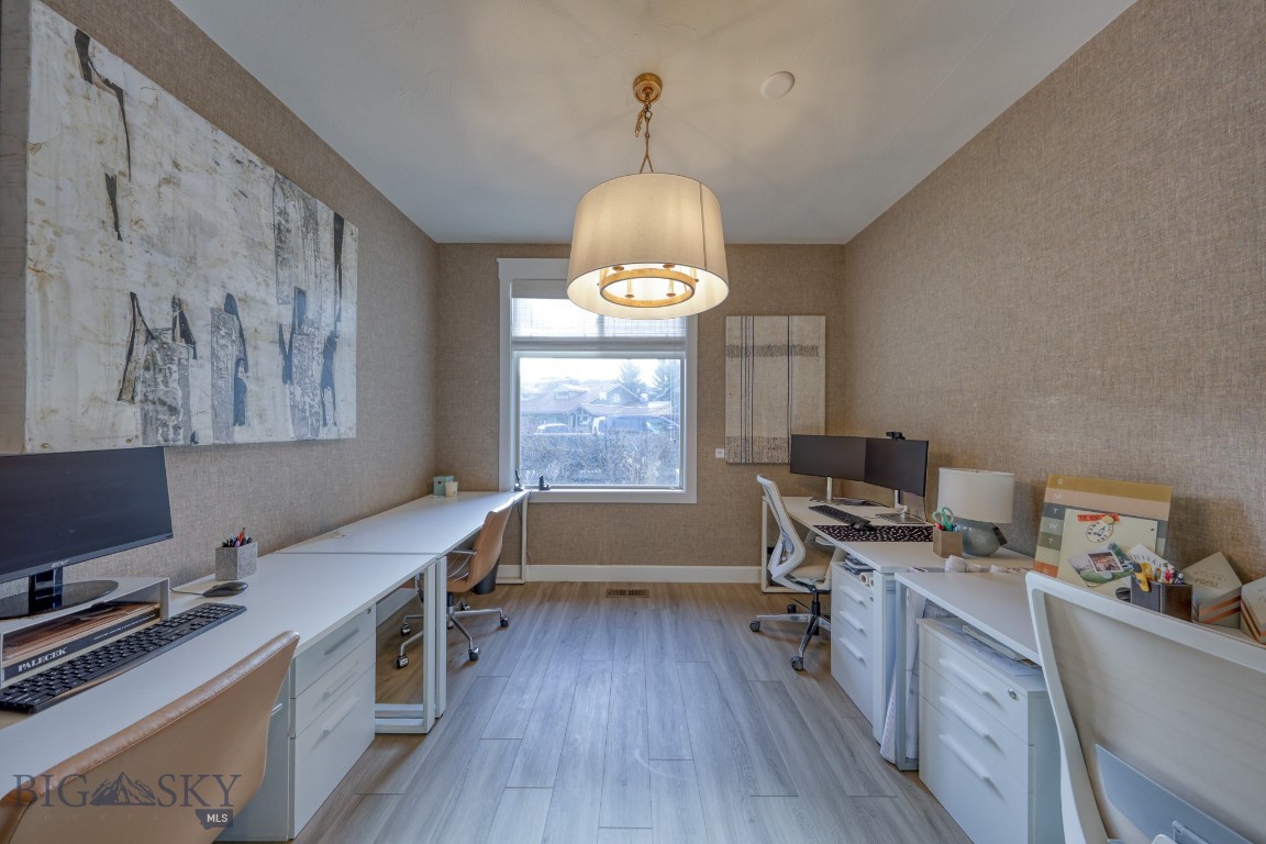 151 Center Ln 1/5