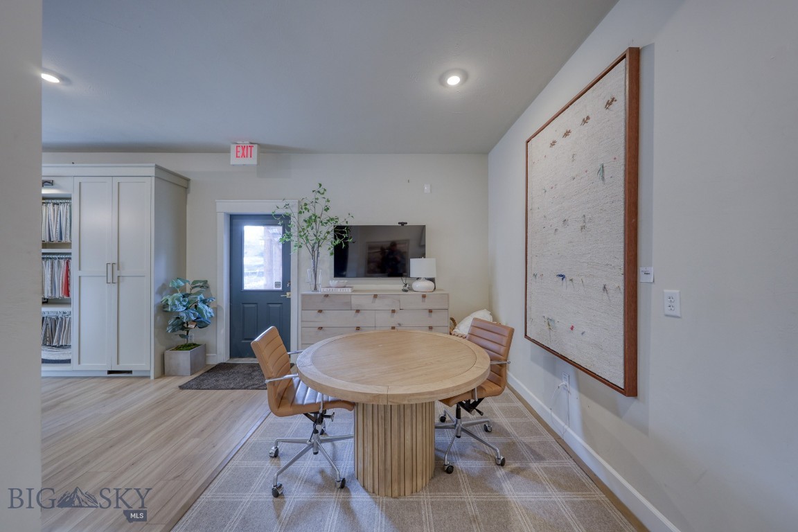 151 Center Ln 1/5