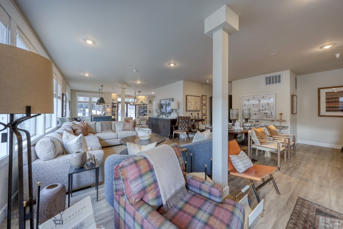 151 Center Ln 1/5