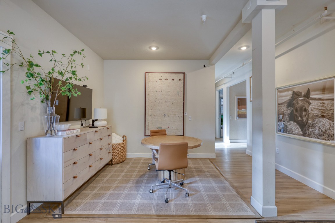 151 Center Ln 1/5