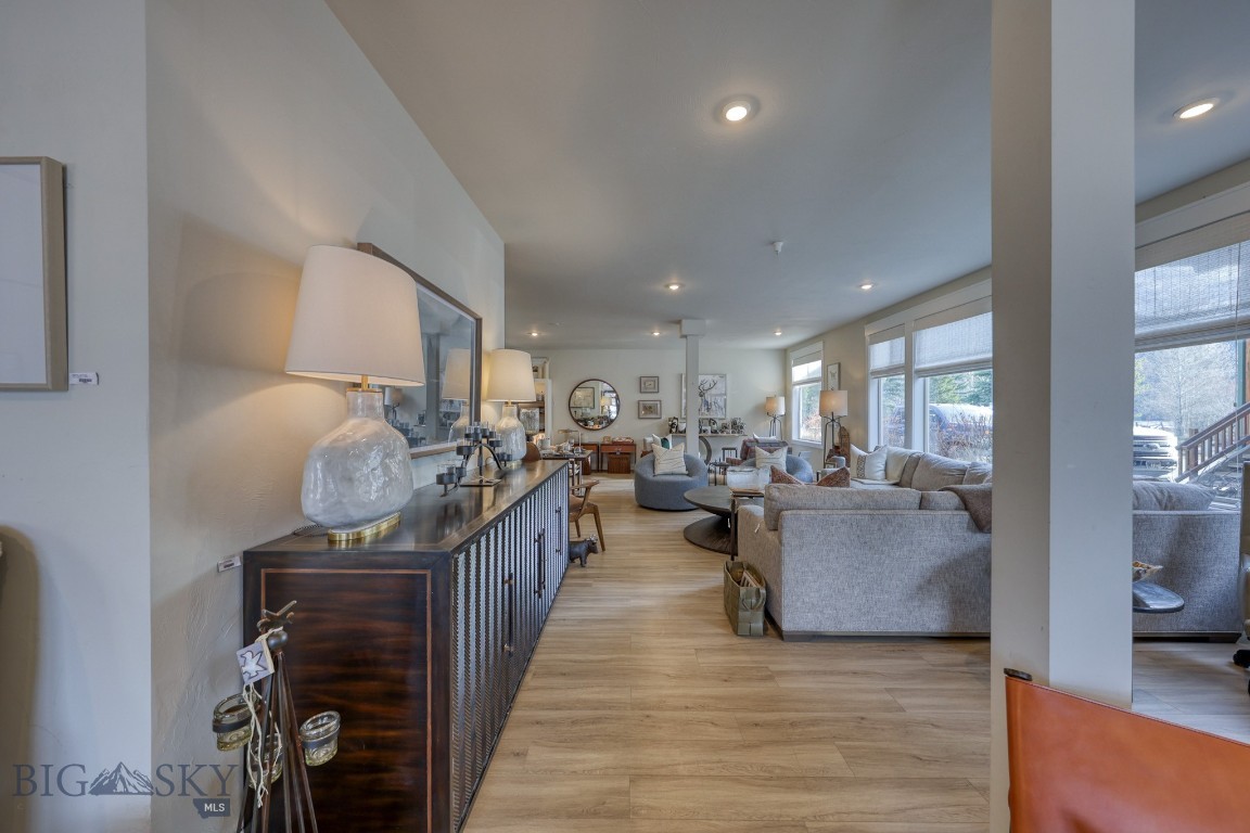 151 Center Ln 1/5