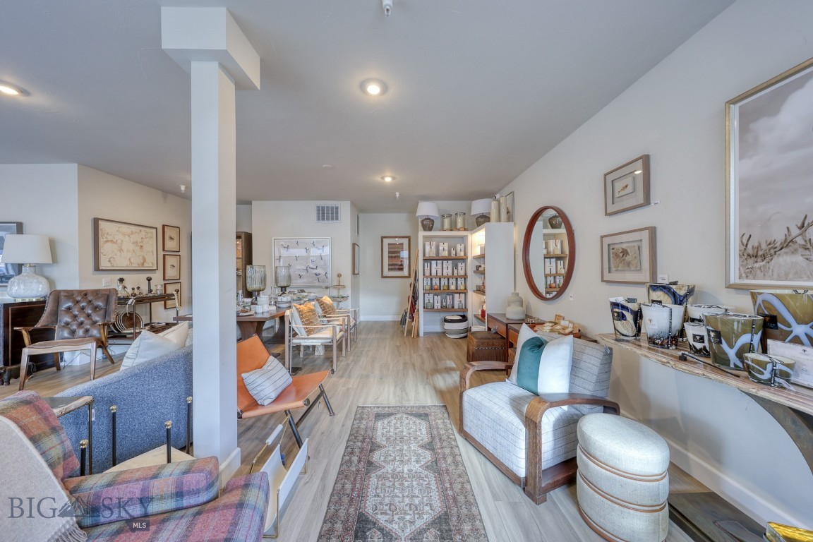 151 Center Ln 1/5