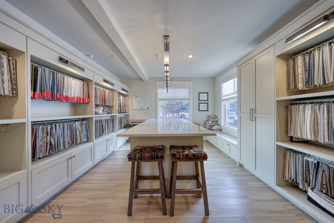 151 Center Ln 1/5