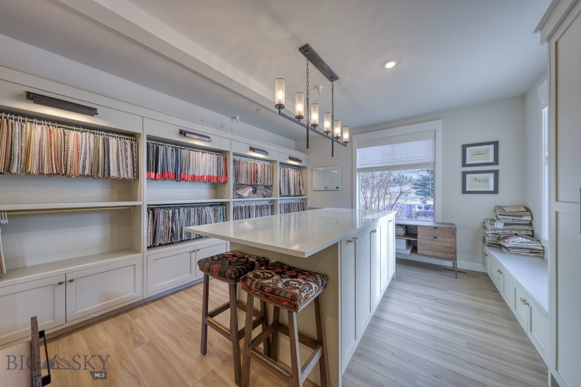 151 Center Ln 1/5