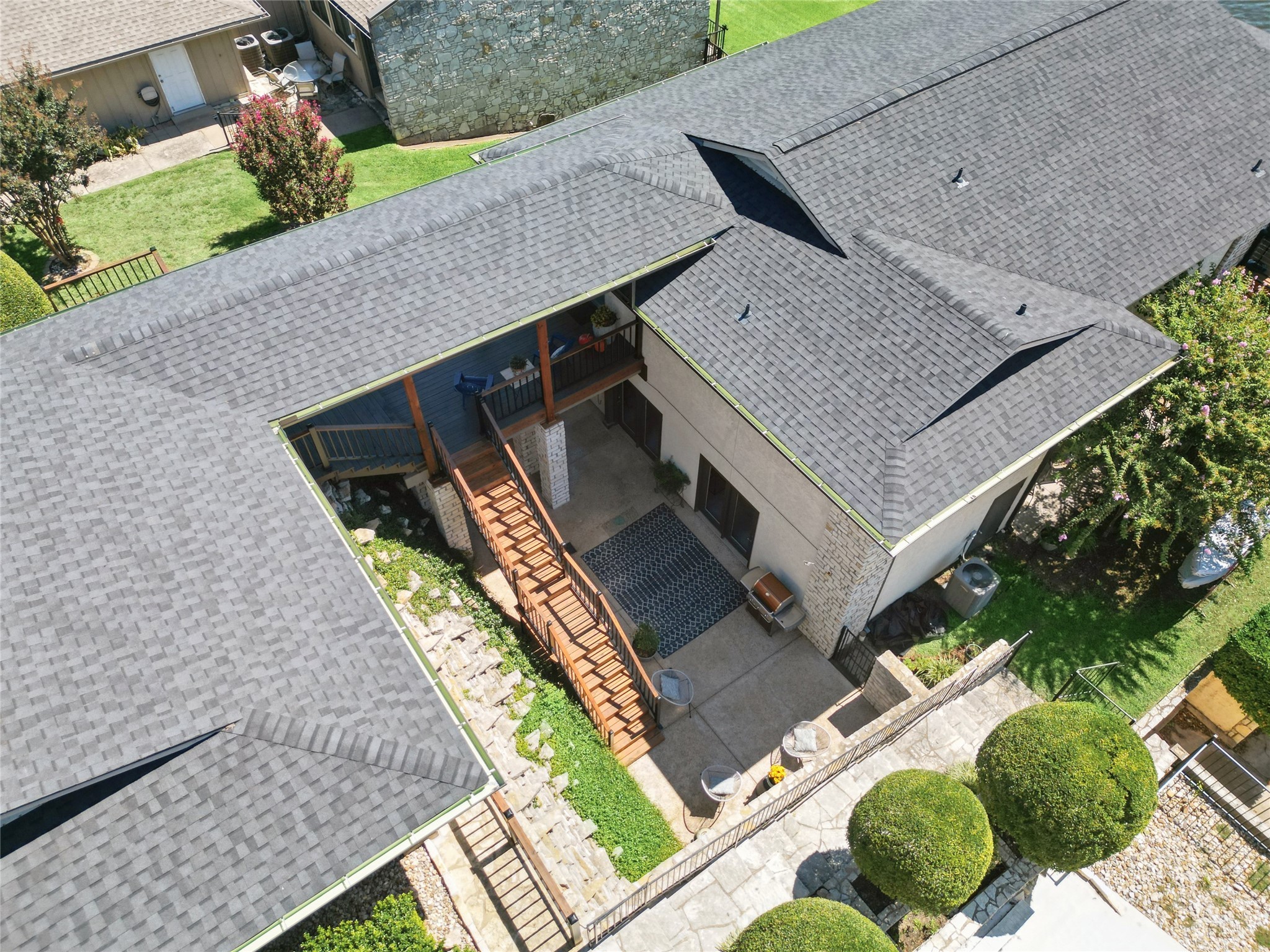 5132 Country Club Drive