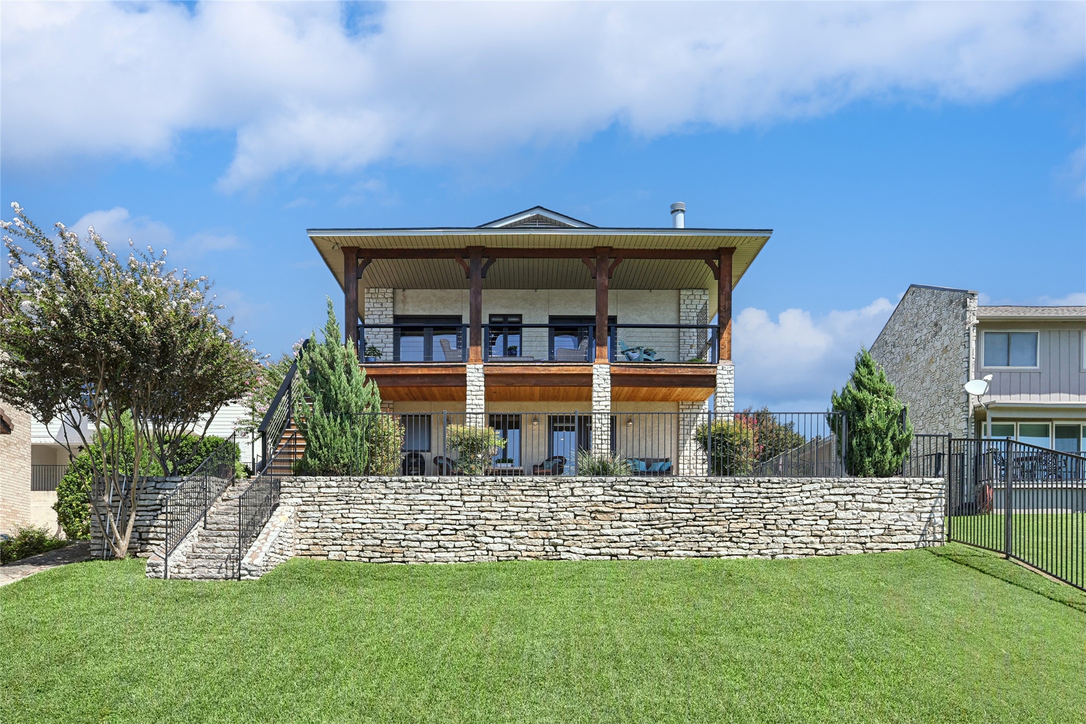5132 Country Club Drive