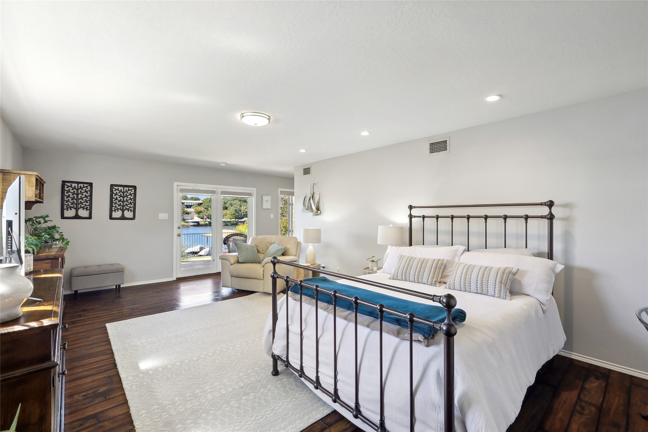 5132 Country Club Drive