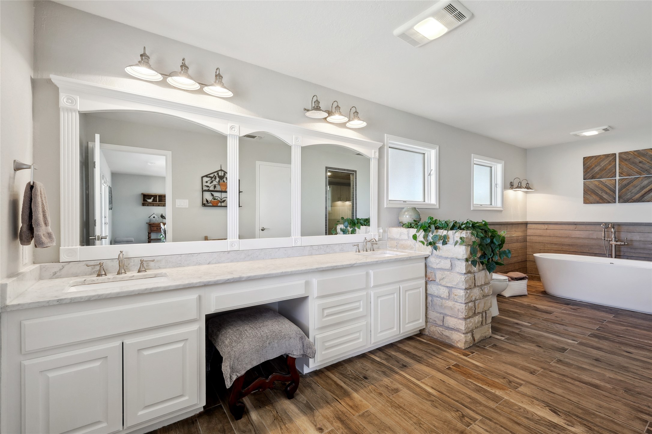 5132 Country Club Drive