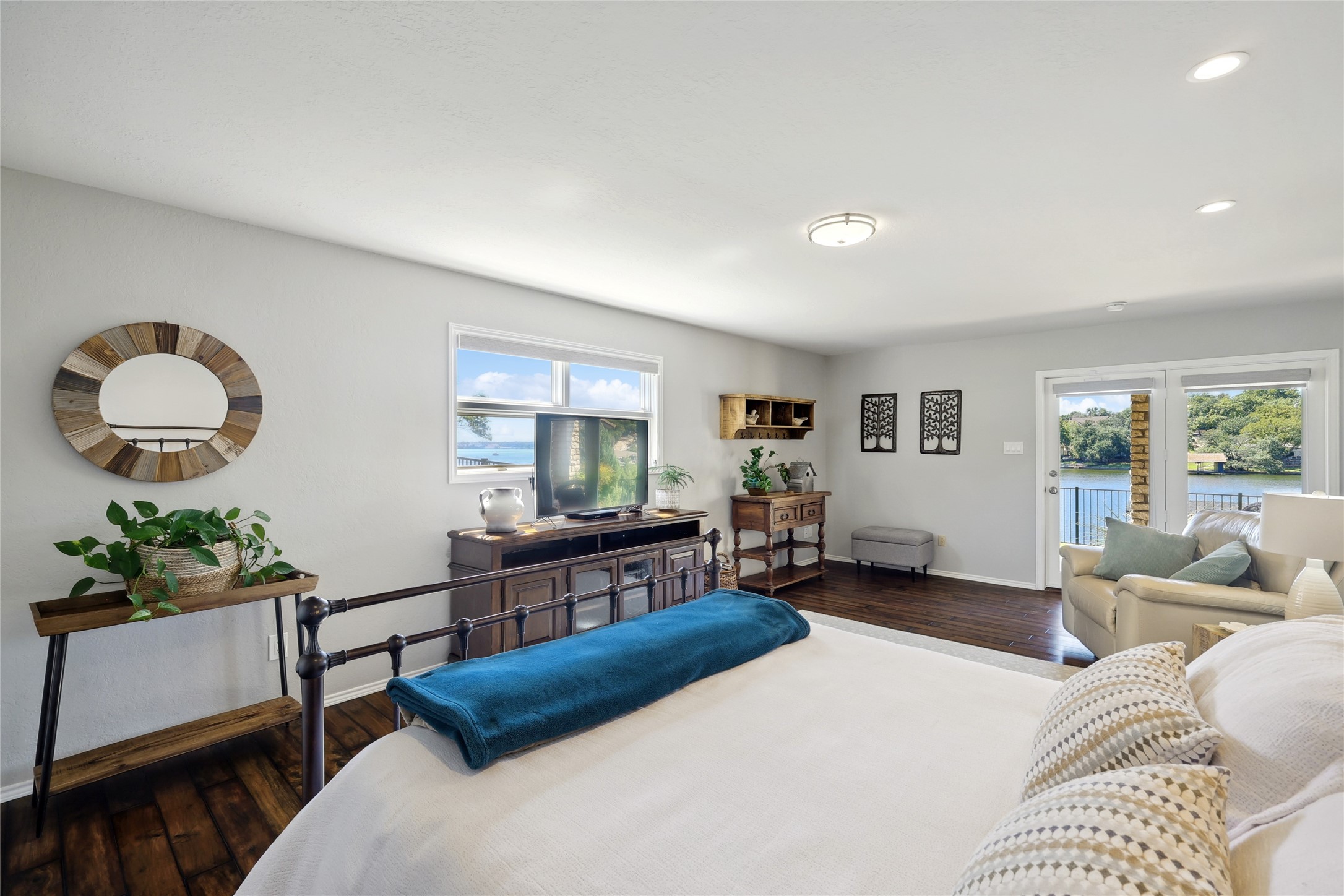 5132 Country Club Drive