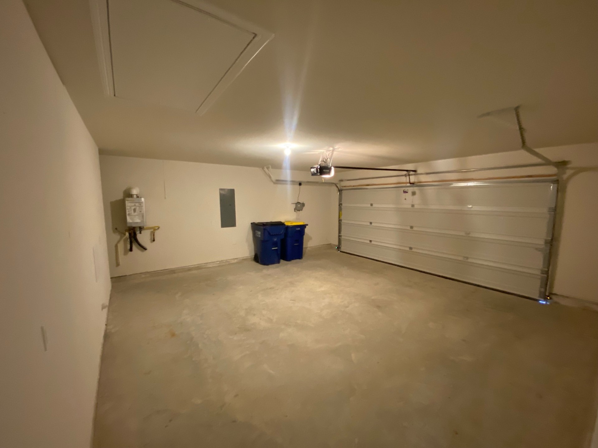 7405 Mayplace