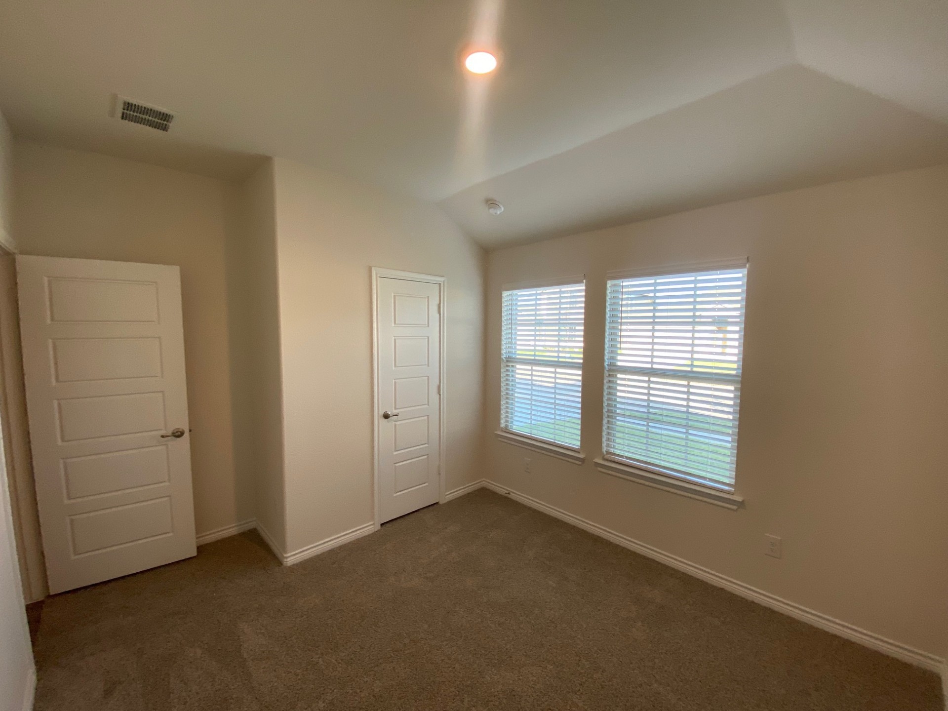 7405 Mayplace