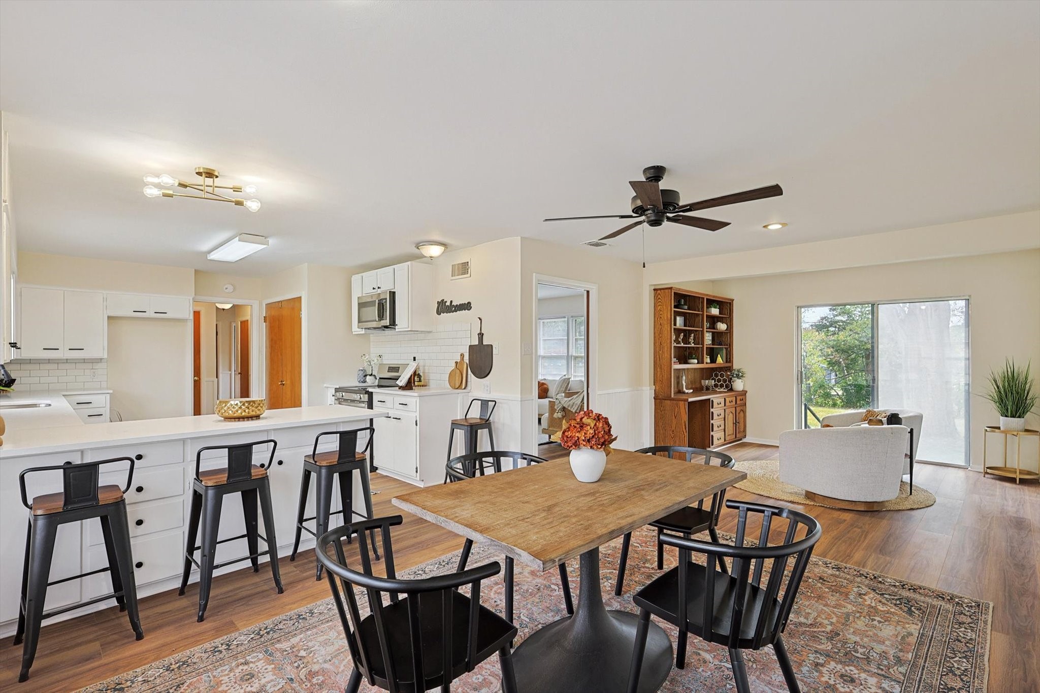 1108 W Brockett Street