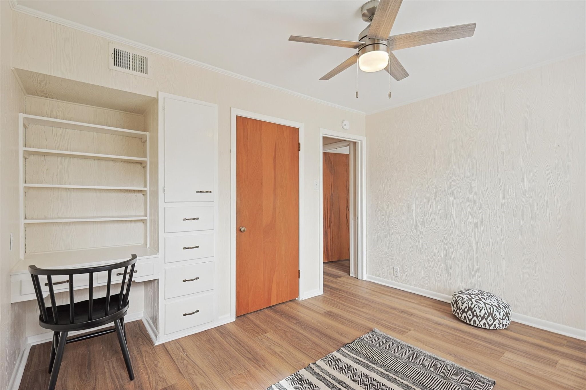 1108 W Brockett Street