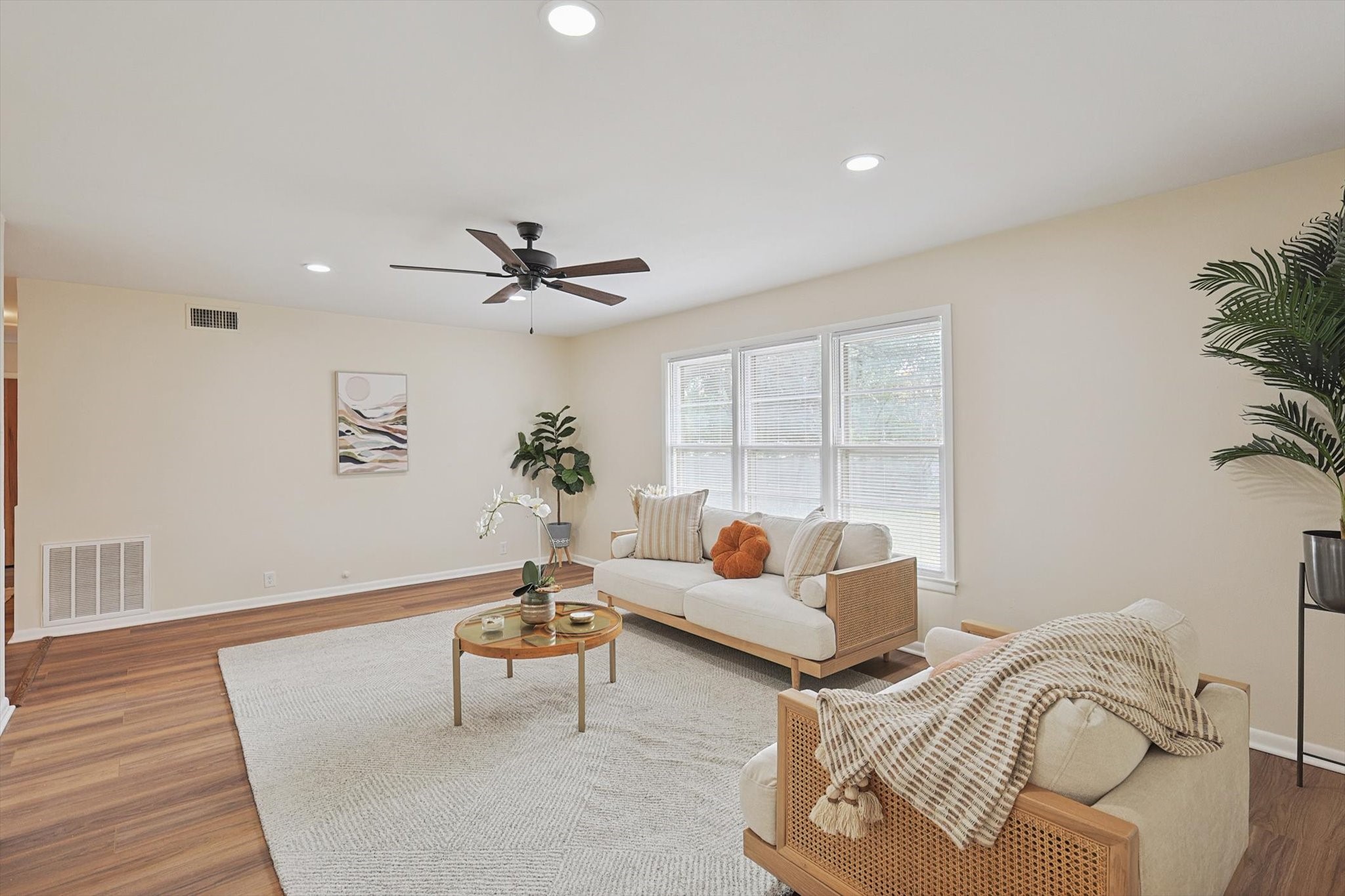 1108 W Brockett Street