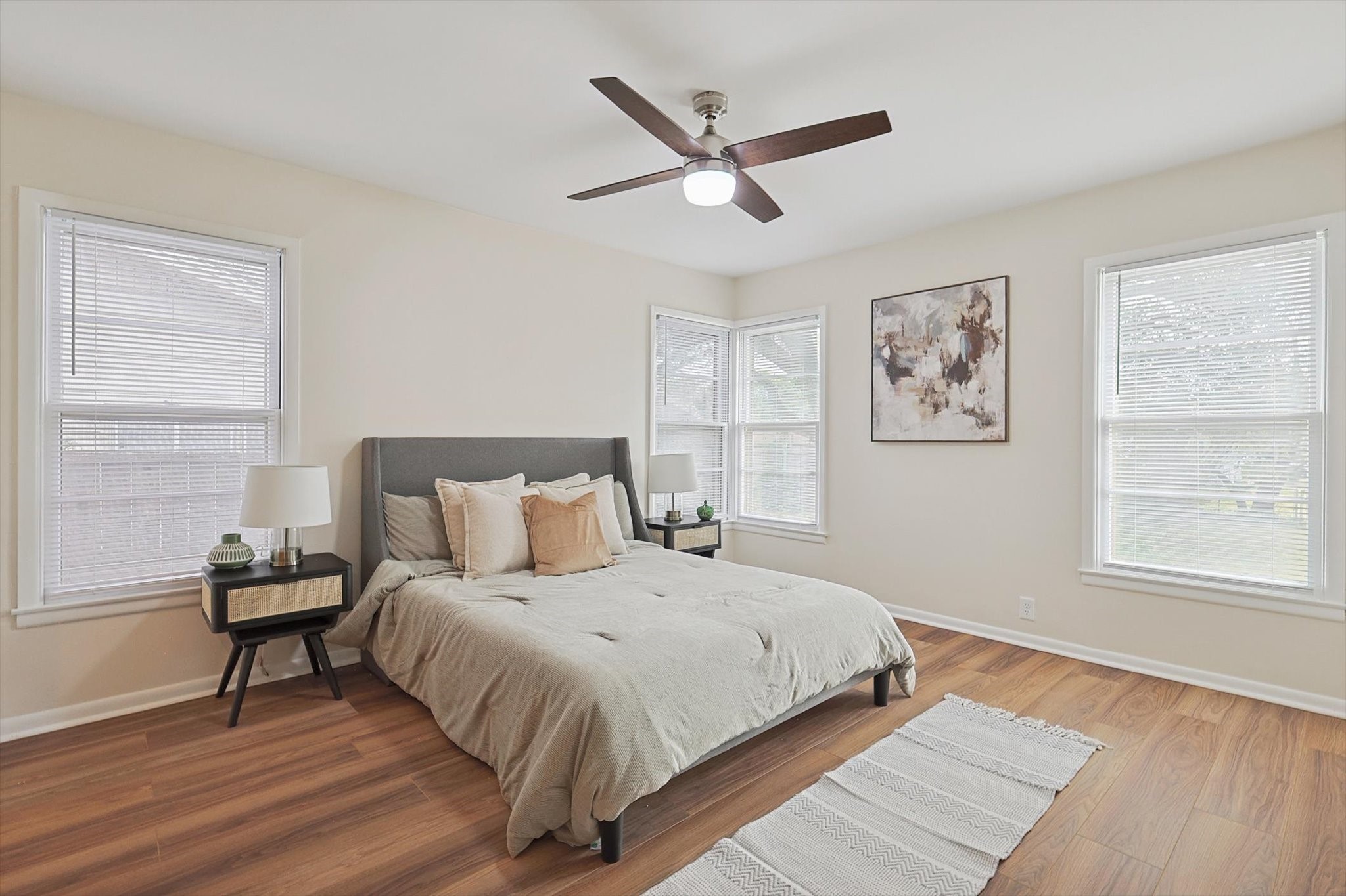 1108 W Brockett Street