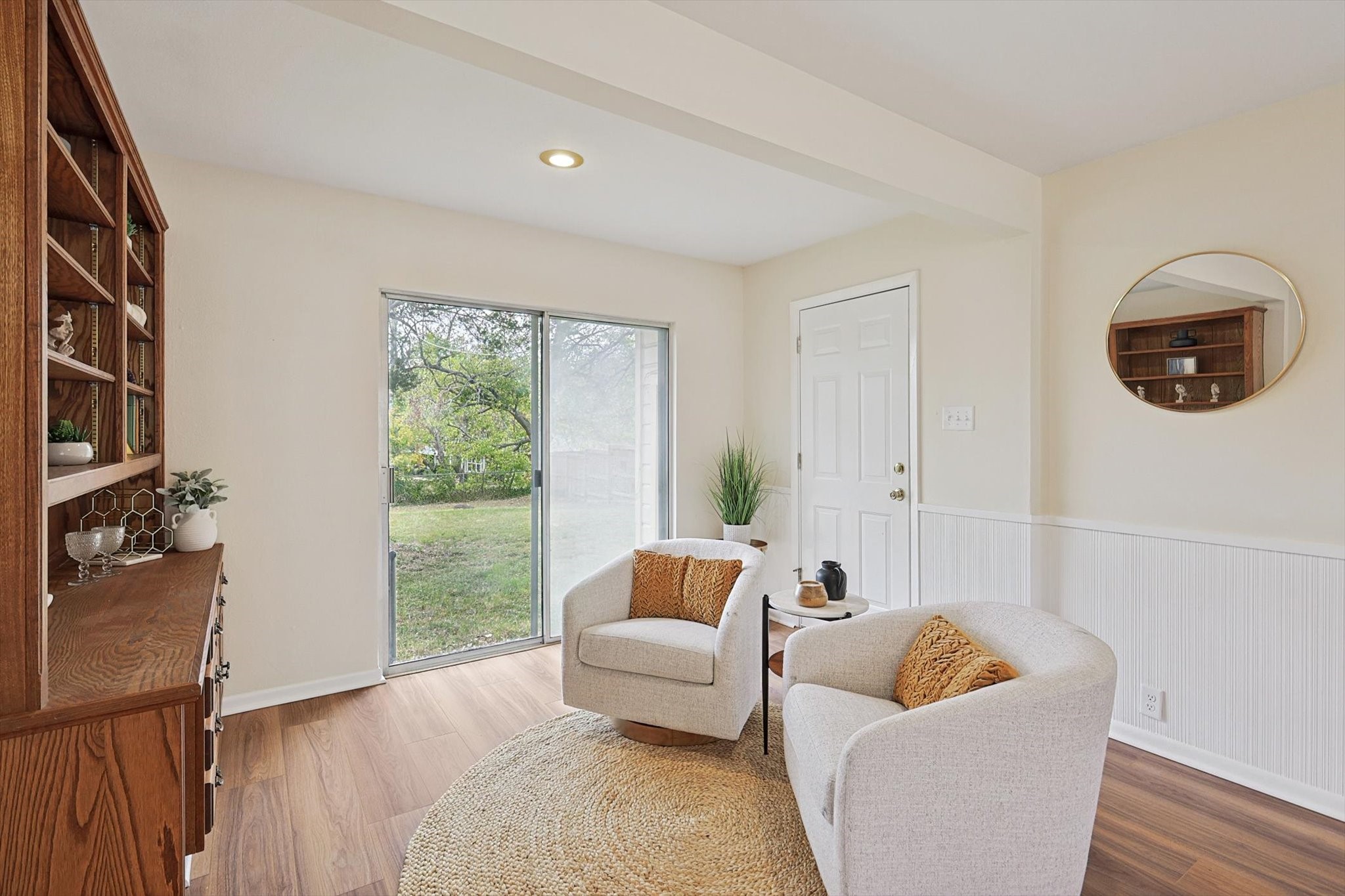 1108 W Brockett Street