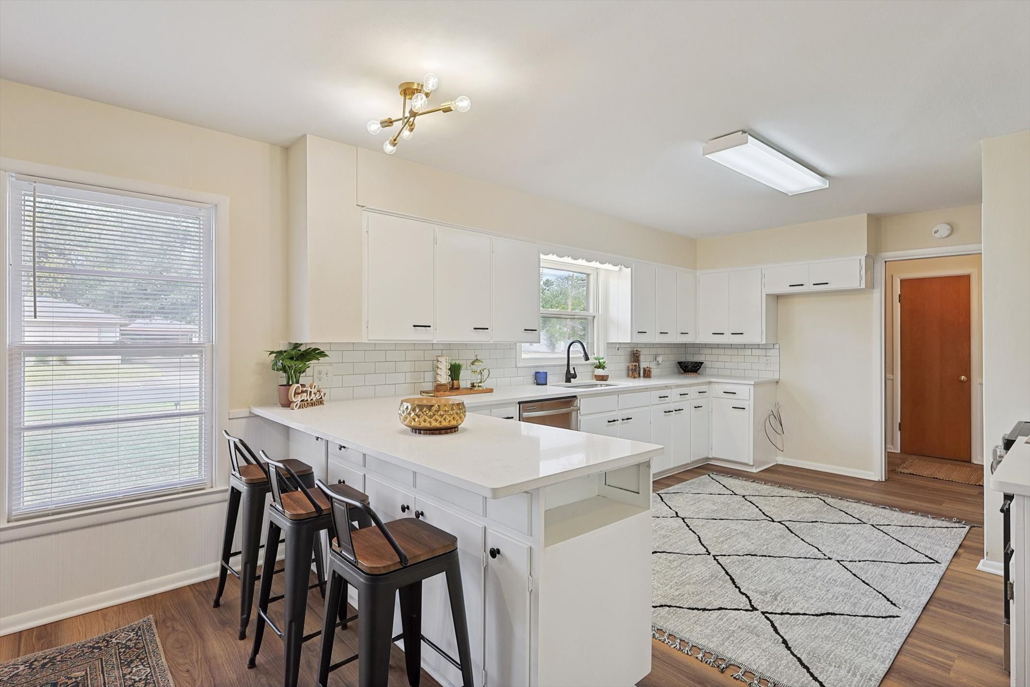 1108 W Brockett Street