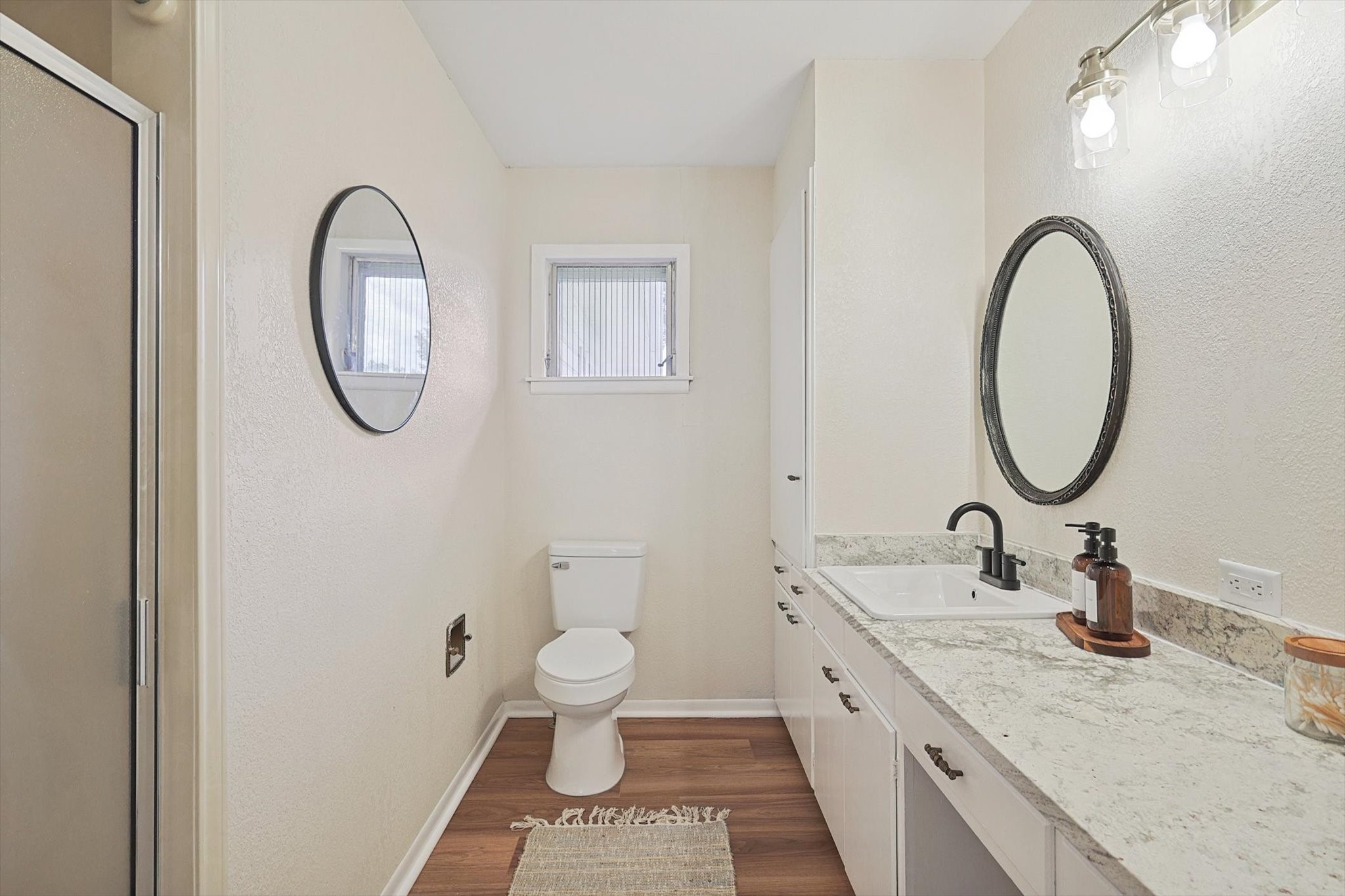 1108 W Brockett Street