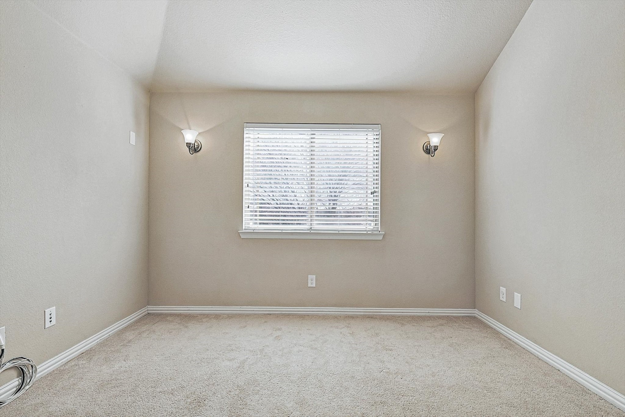 12004 Tobosa Circle