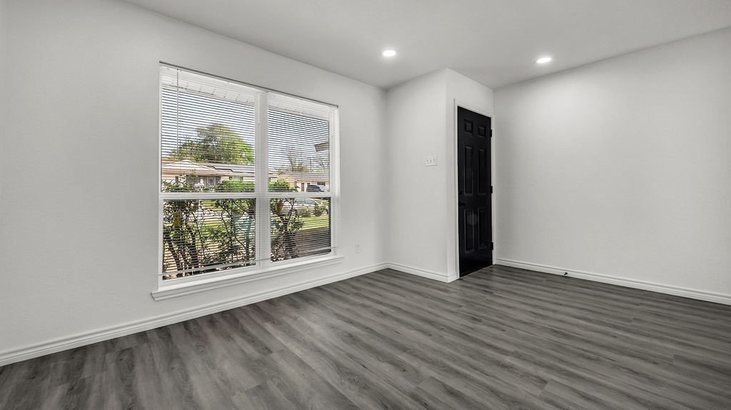 4016 Robertson Drive