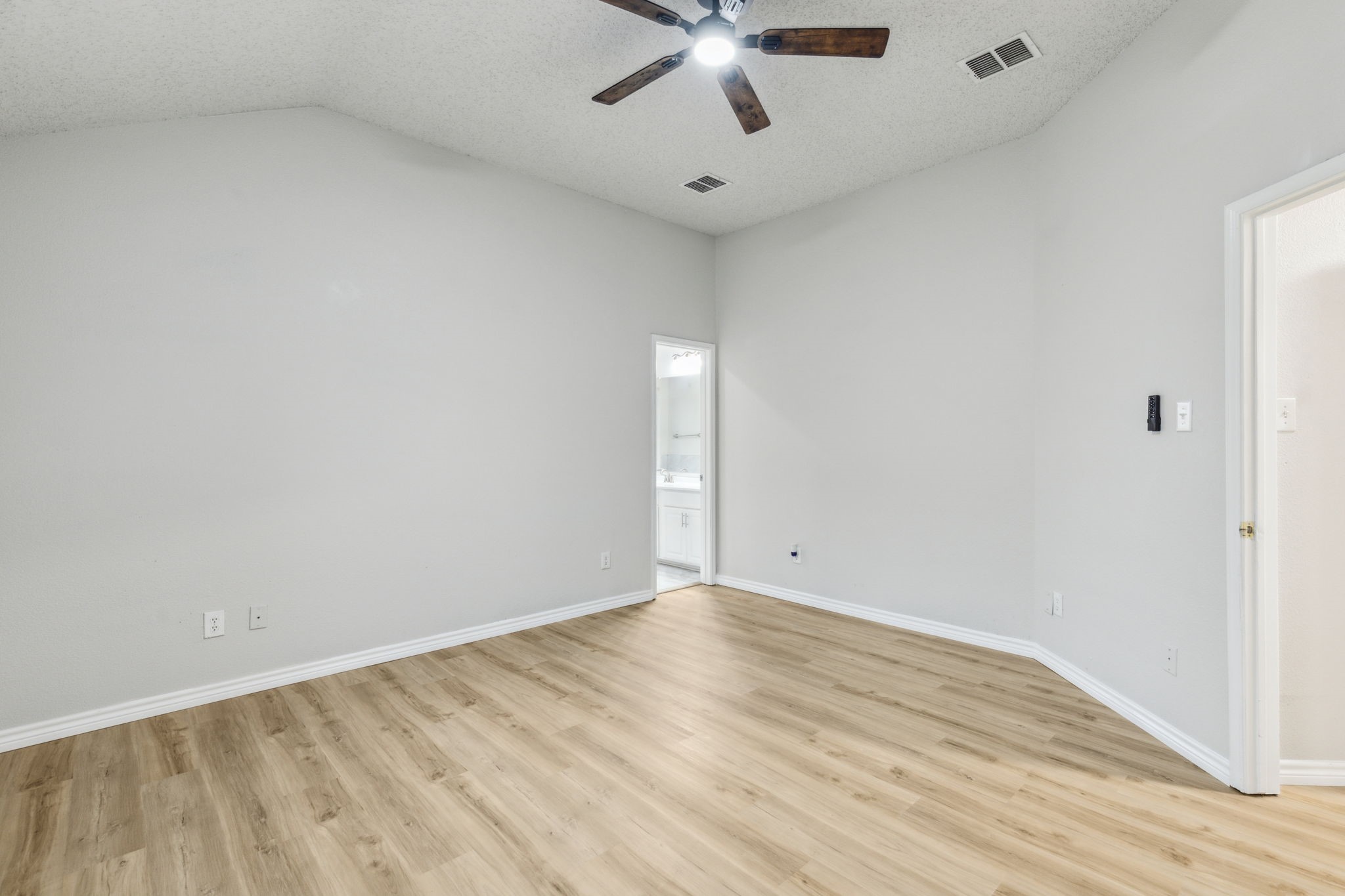 1019 Chelsea Lane