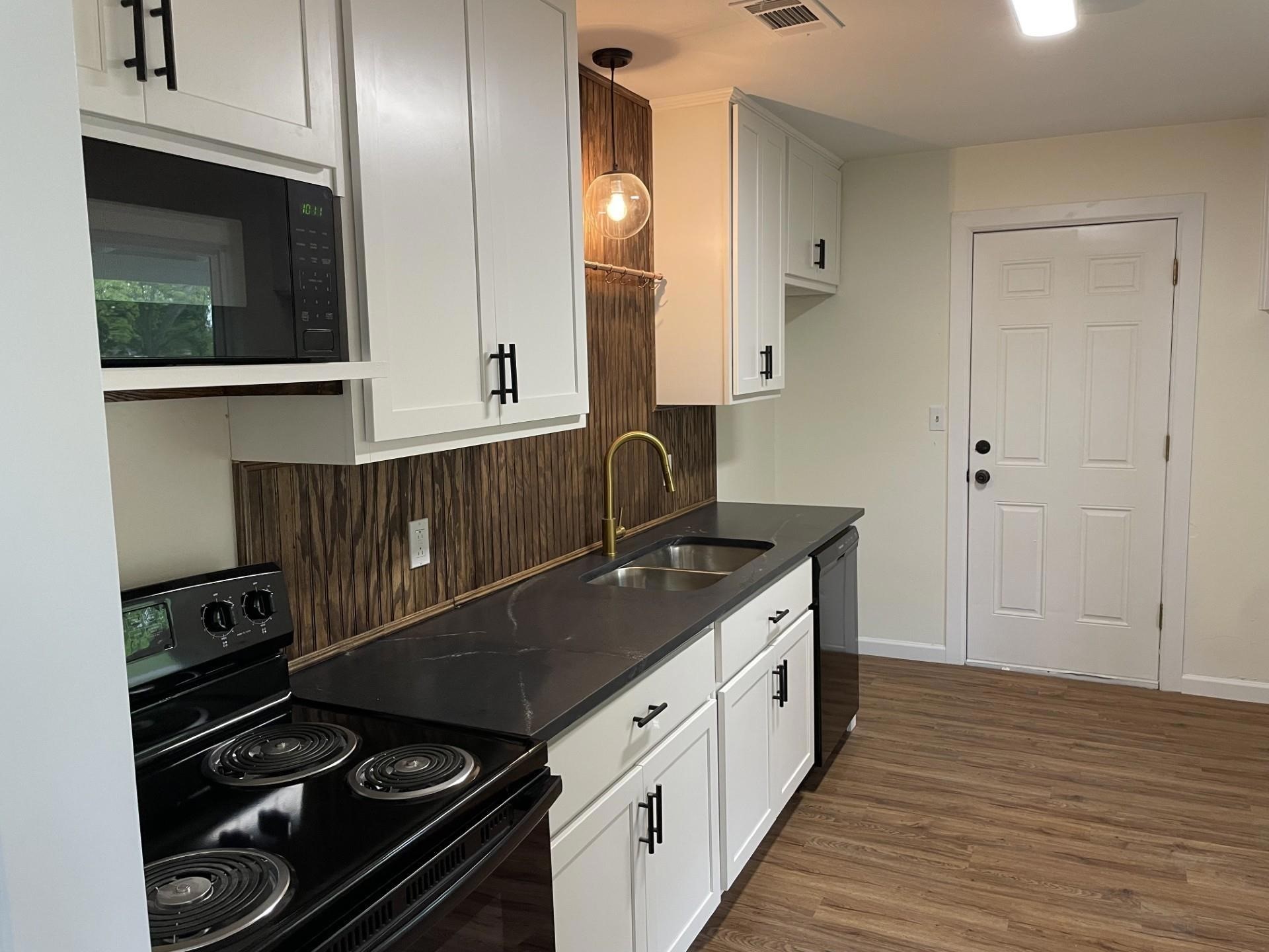 513 W Florence Street