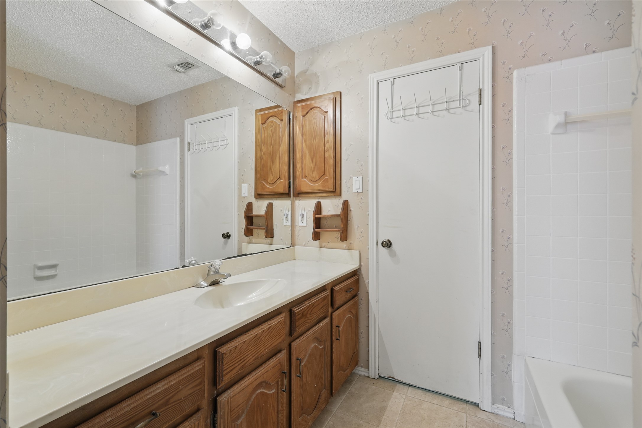 17490 Meandering Way 1009