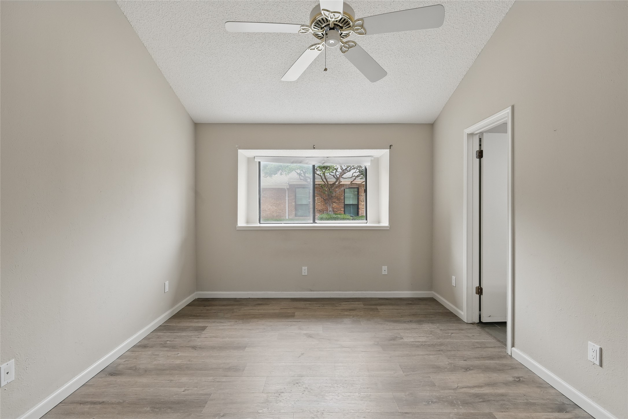 17490 Meandering Way 1009