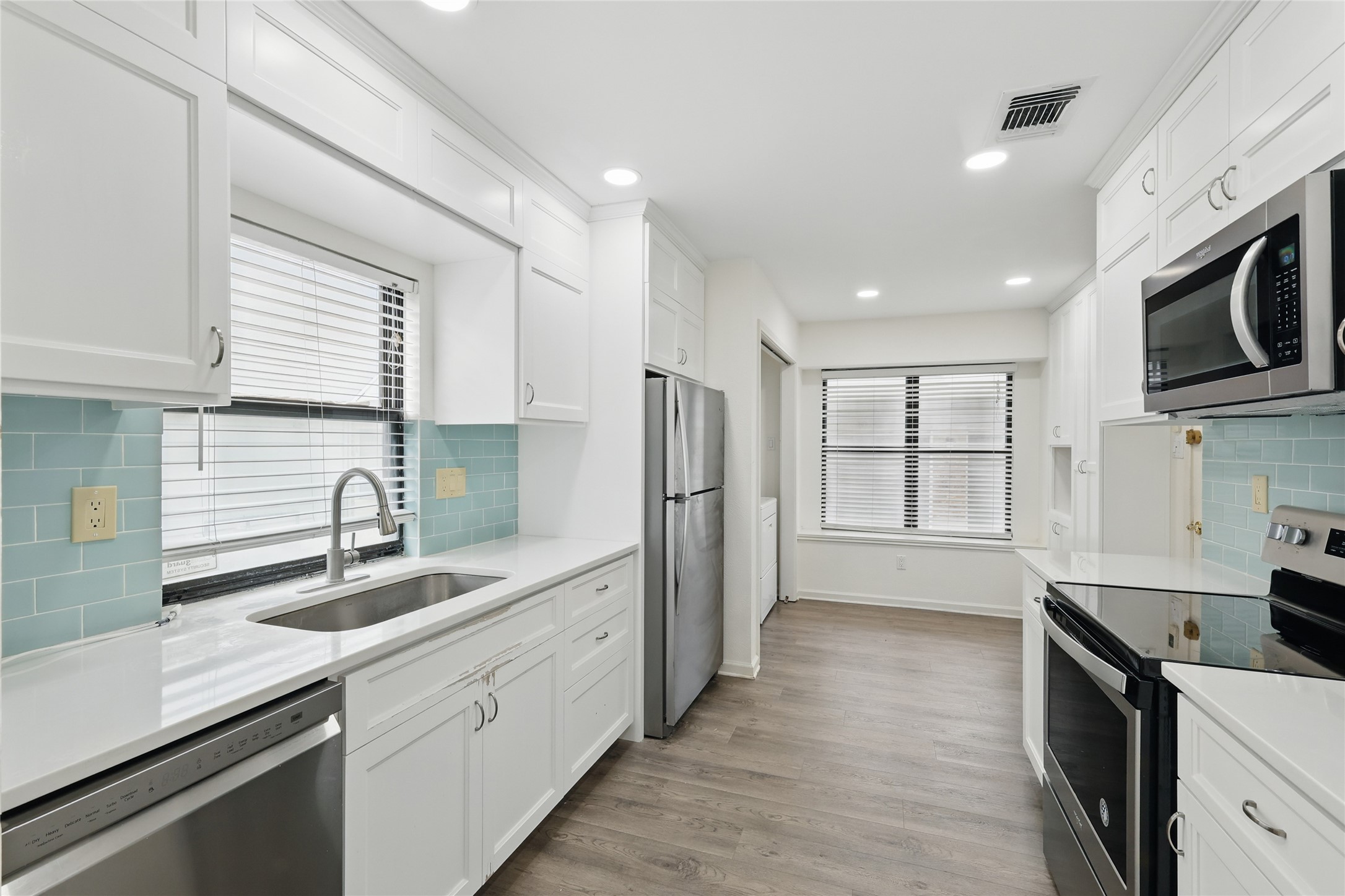 17490 Meandering Way 1009