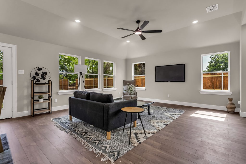 702 Crenshaw Street