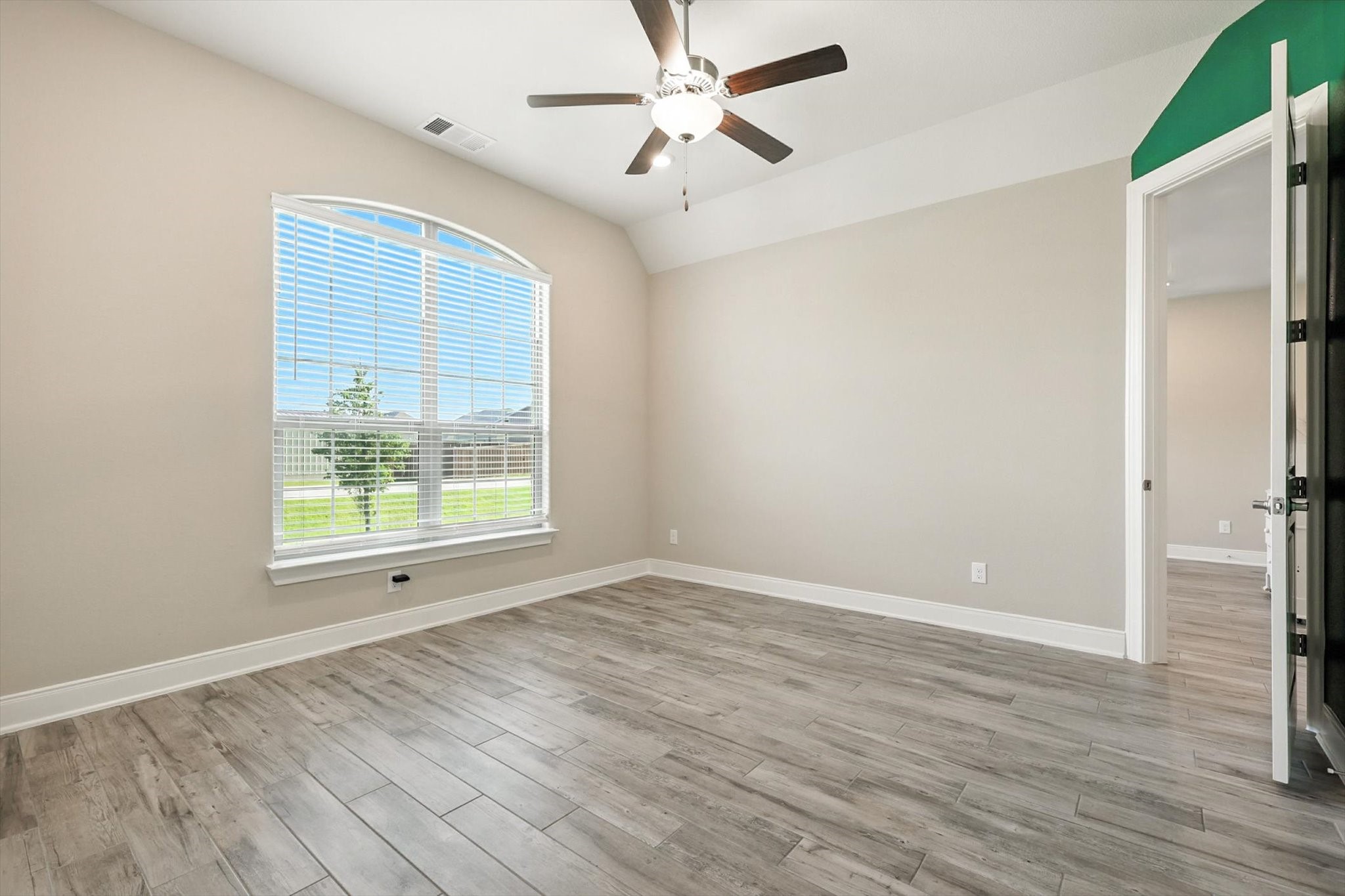 121 Willow Oak