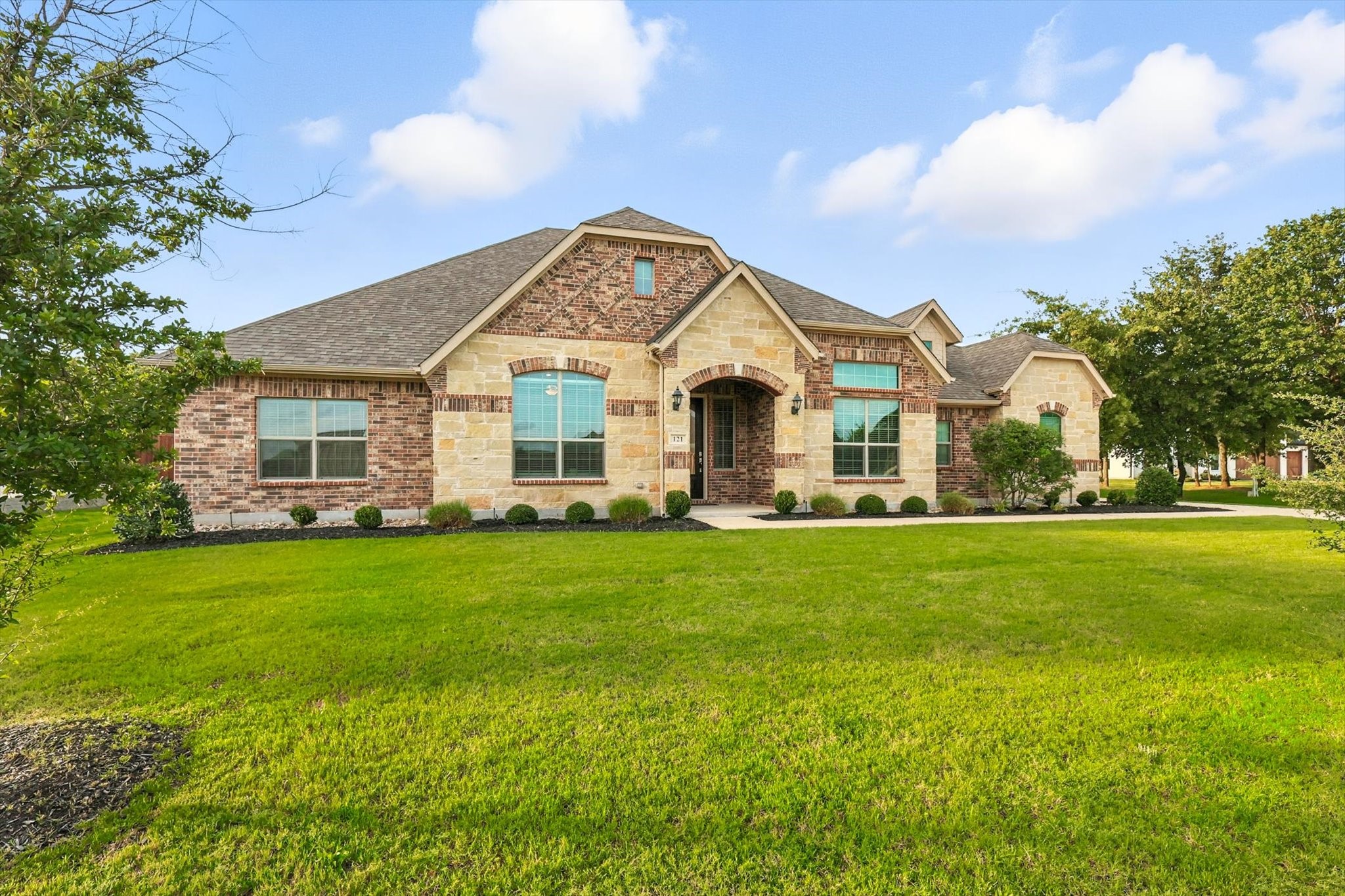 121 Willow Oak