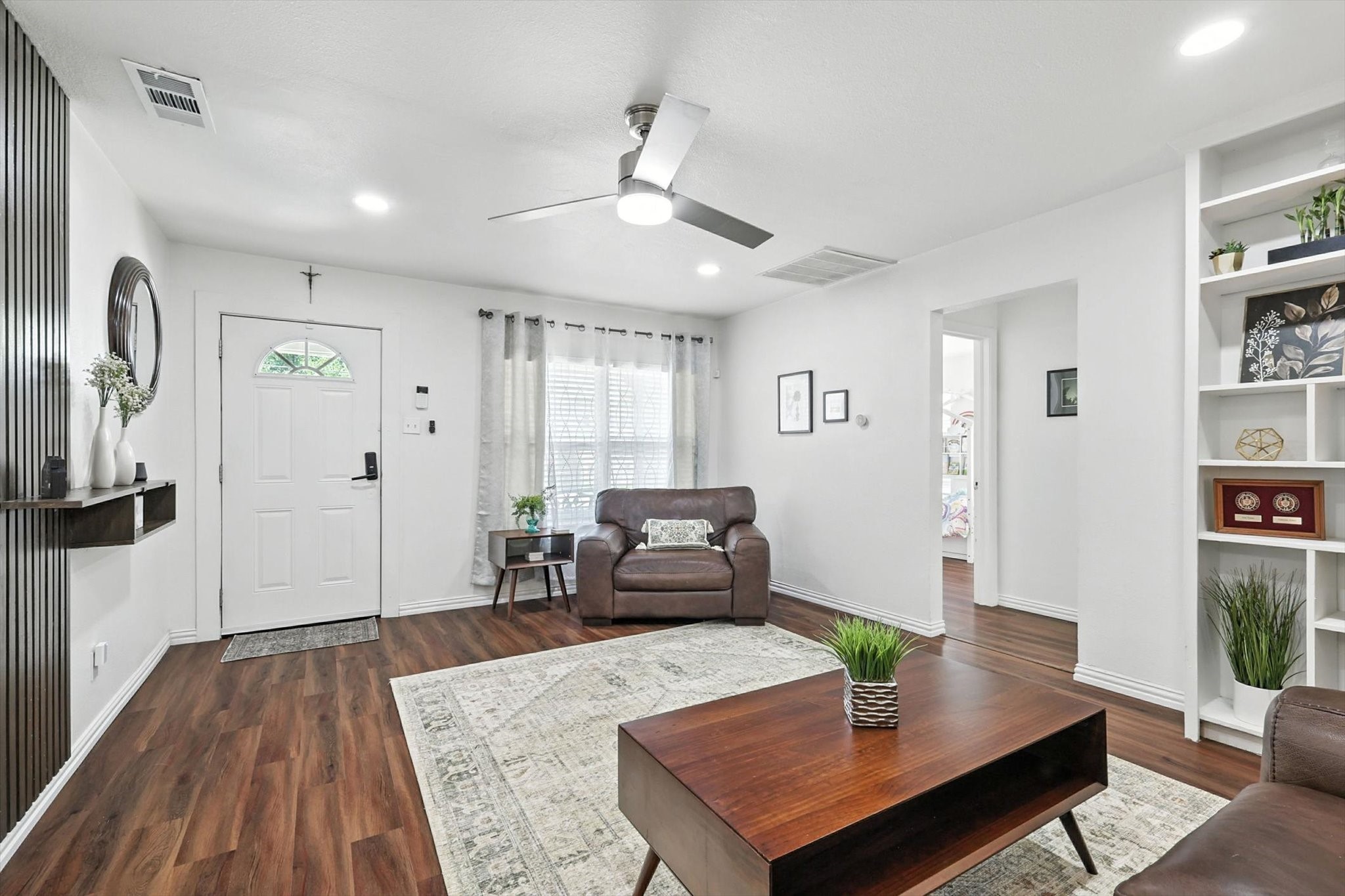 5111 Stoneleigh Avenue